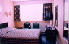 A standard double room in the Quality Hotel Crystal Palace