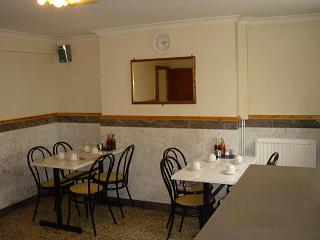 The breakfast room at Belgrove Hotel