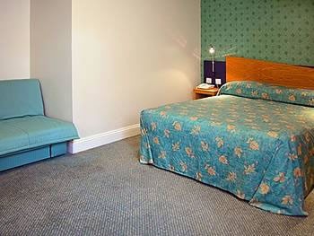 A family room at Comfort Inn Kings Cross